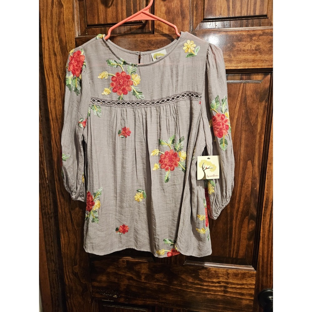 Fig & Flower Anthropologie Embroidered Floral Hippie Blouse Gray Small NWT